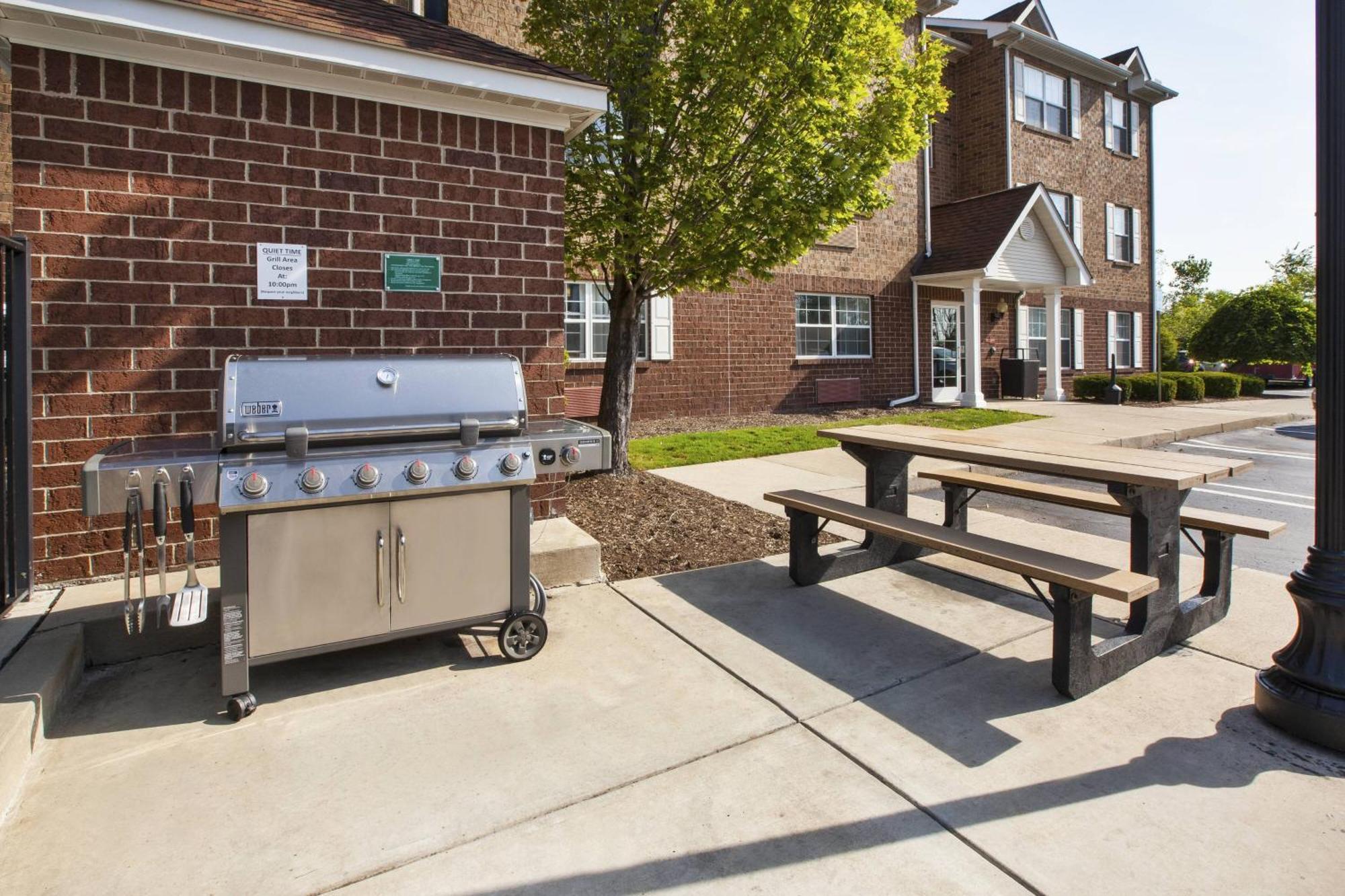 Towneplace Suites Detroit Sterling Heights Bagian luar foto
